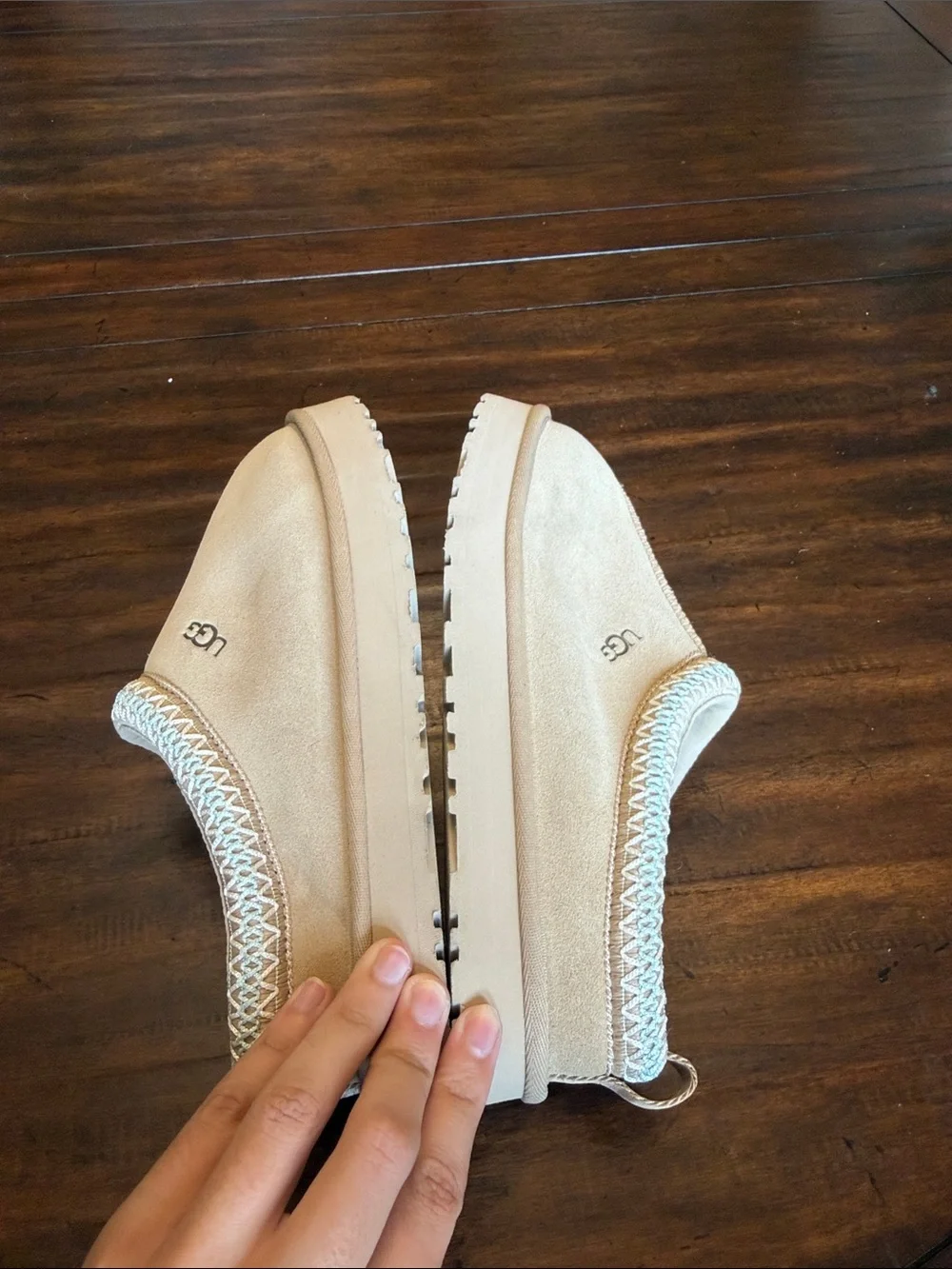 UGG Beige Suede Kid US 6 ACs